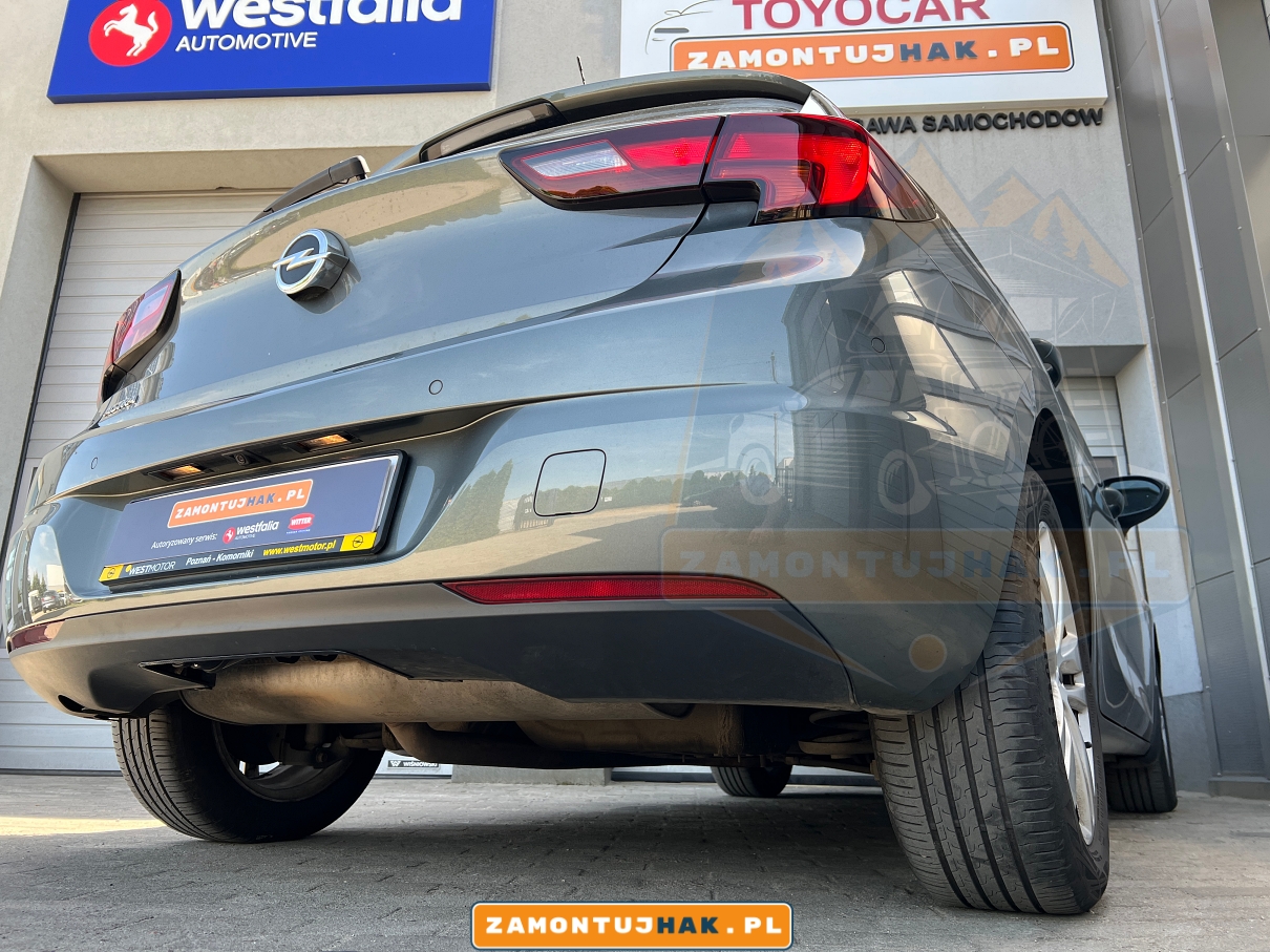 Hak holowniczy Westfalia w Oplu Astra K - wyjątkowe połączenie estetyki i praktyczności